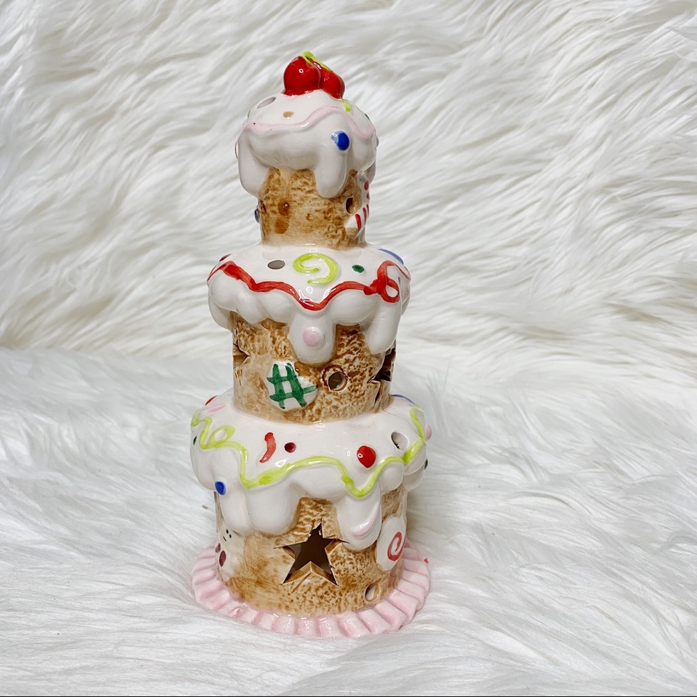 Christmas cake candle holder